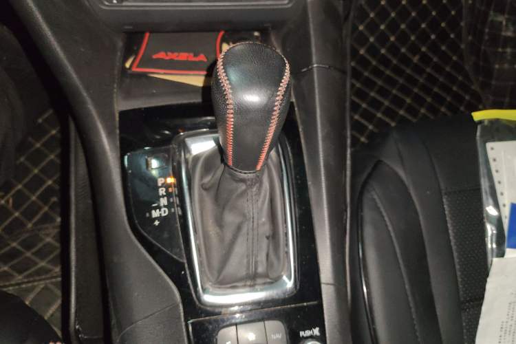 Used Mazda 3 Axela 2014 Sedan 1.5L Automatic Luxury Model