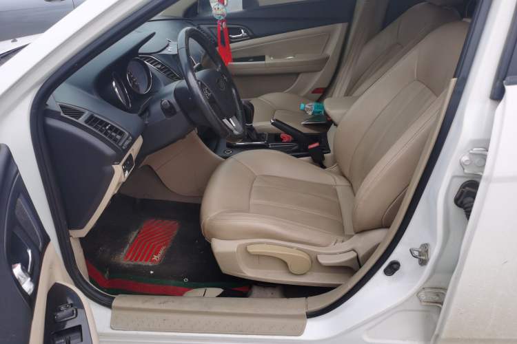 Used Bestune B50 2013 1.6L manual luxury version
