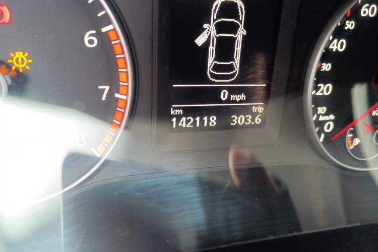 Used Volkswagen Sagitar 2014 Revised Version 1.4TSI Manual Luxury Edition Odometer Close Up