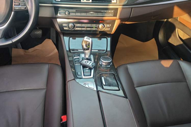 Used BMW 5 Series 2017 525Li Luxury Design Package Gear Lever