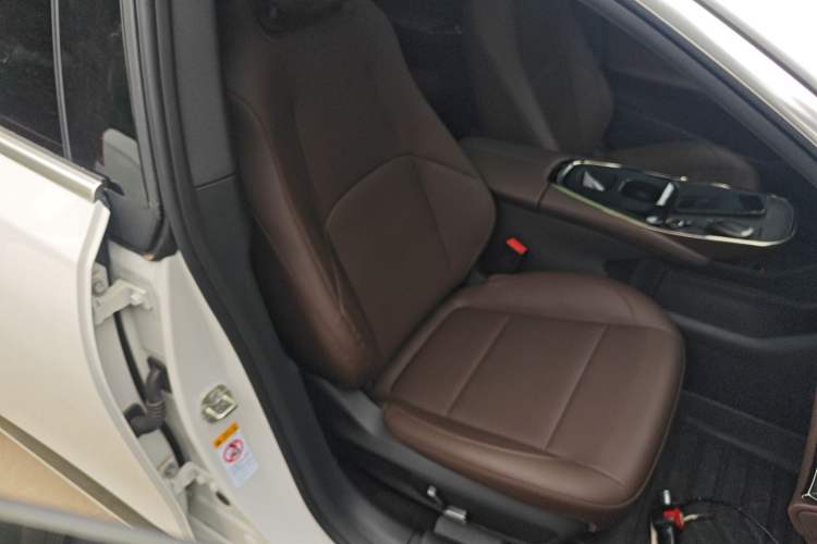 Used CHANGAN NEVO A07 2025 Blue Whale Range-Extending Model 140 Elite Version Right Front Seat