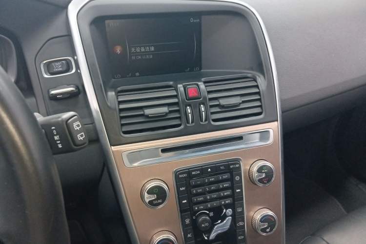 Used Volvo XC60 2015 T5 Smart Upgrade Model Audio And AC Panel