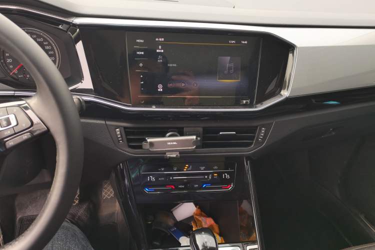 Used Volkswagen Tayron 2020 330TSI Two-Wheel Drive Luxury Smart Connectivity Version Audio And AC Panel