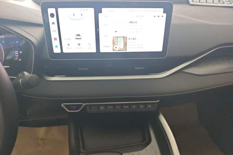 Used Geely Auto Preface 2023 1.5TD Fuyao Version
