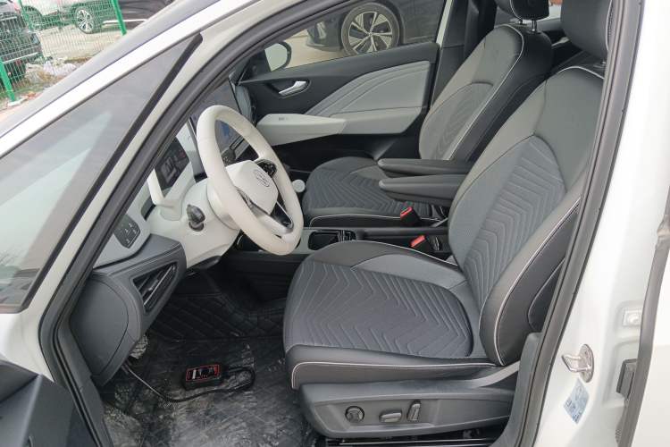 Used Volkswagen ID.3 2025 Smart Model Outstanding Oxygen Edition