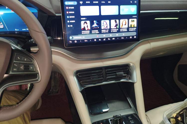 Used BYD Song PLUS New Energy 2025 DM-i 112KM Prestige Model Audio And AC Panel