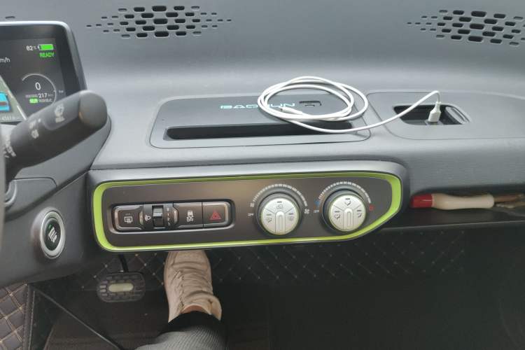 Used Baojun E100 2019 250KM Smart Enjoyment Version Audio And AC Panel