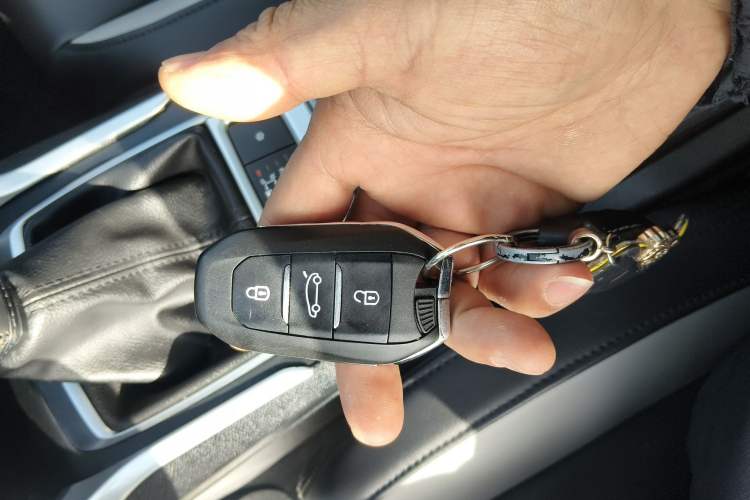 Used Peugeot 308S 2015 1.2T Automatic Jingchi Edition Vehicle Key