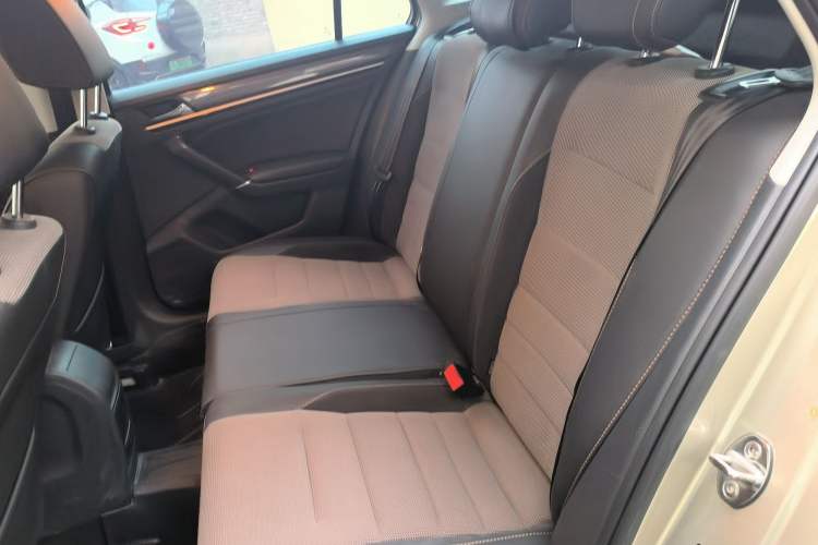 Used Volkswagen C-TREK 2018 230TSI DSG Comfort Model
