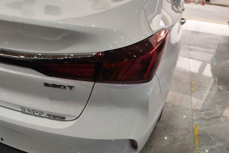 Used CHANGAN Eado 2020 PLUS Blue Whale NE 1.4T GDI DCT Flagship Model Exterior 3