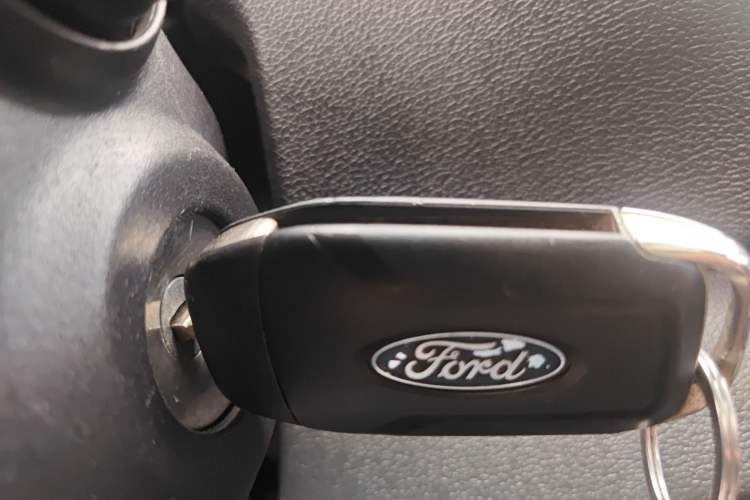 Used Ford Escort 2015 1.5L Automatic Fashion Model
