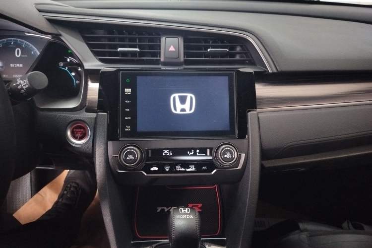 Used Honda Civic 2021 HATCHBACK 220TURBO CVT New Trendsetter