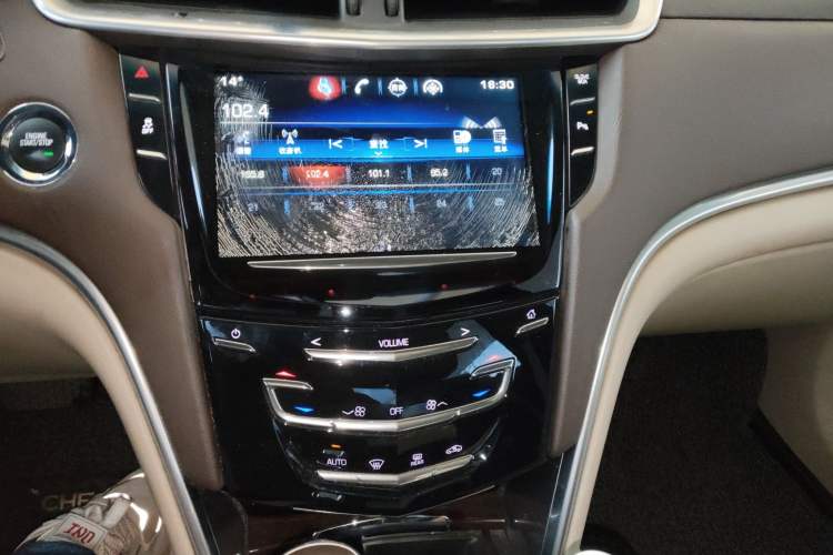 Used Cadillac XTS 2015 28T Comfort Model Audio And AC Panel