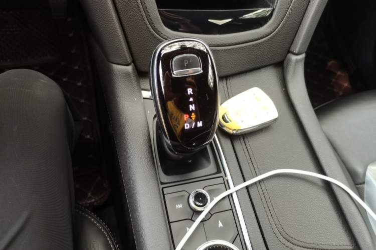 Used Cadillac XT6 2020 28T Six-Seater Four-Wheel-Drive Luxury Version Gear Lever