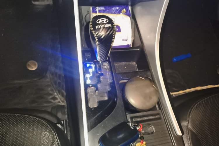 Used Hyundai Sonata 2011 2.0L Automatic Luxury Edition
