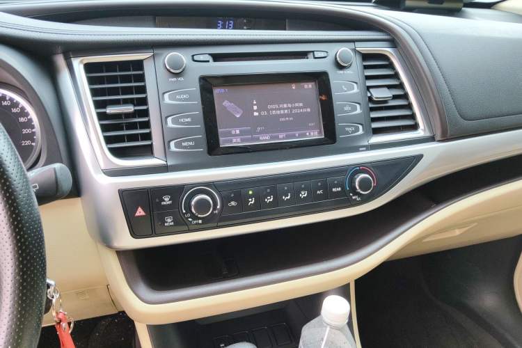 Used Toyota Highlander 2018 2.0T Two-Wheel Drive Elite Edition 7 Seats Emission Standard China V
