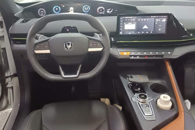 Used CHANGAN UNI-V 2022 1.5T Prestige Version