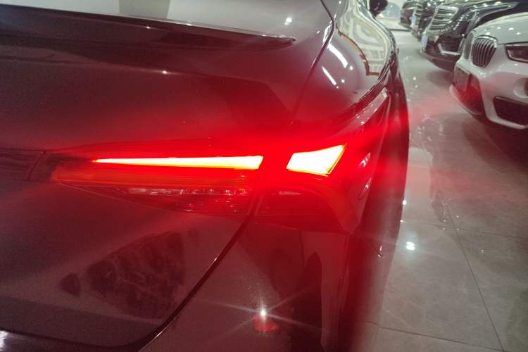 Used Toyota Avalon 2019 2.5L Ambition Version China VI Standard
