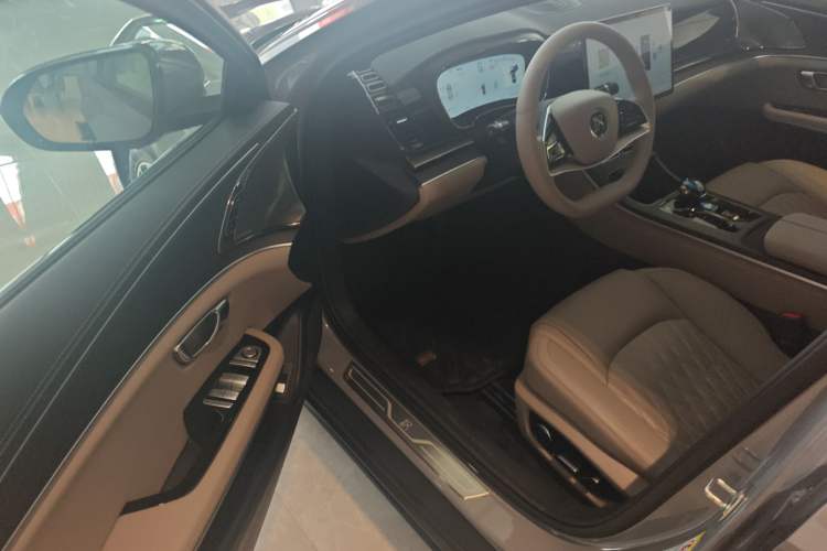 Used BYD Han 2025 DM-i Intelligent Driving Edition 125KM LiDAR Flagship Model Driver Seat