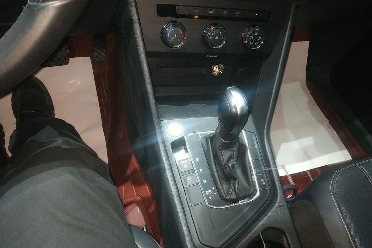 Used Volkswagen Tiguan L 2023 330TSI Automatic Two-Wheel Drive Comfort Edition