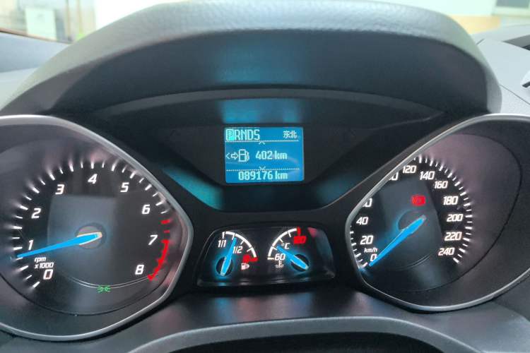 Used Ford Kuga 2013 1.6L GTDi Two-Wheel-Drive Trend Model Odometer Close Up