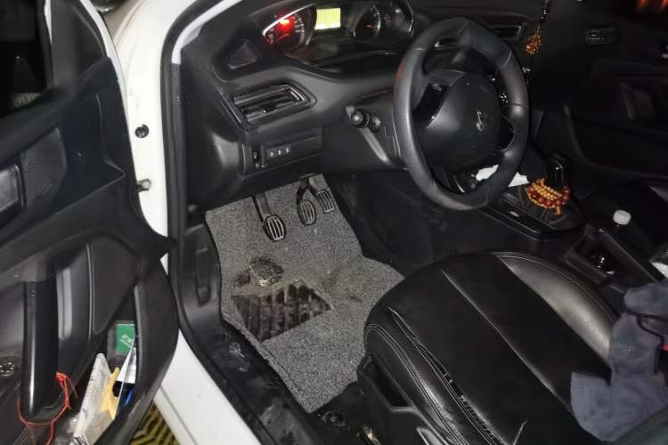 Used Peugeot 308 2016 1.6L Manual Fashion Edition