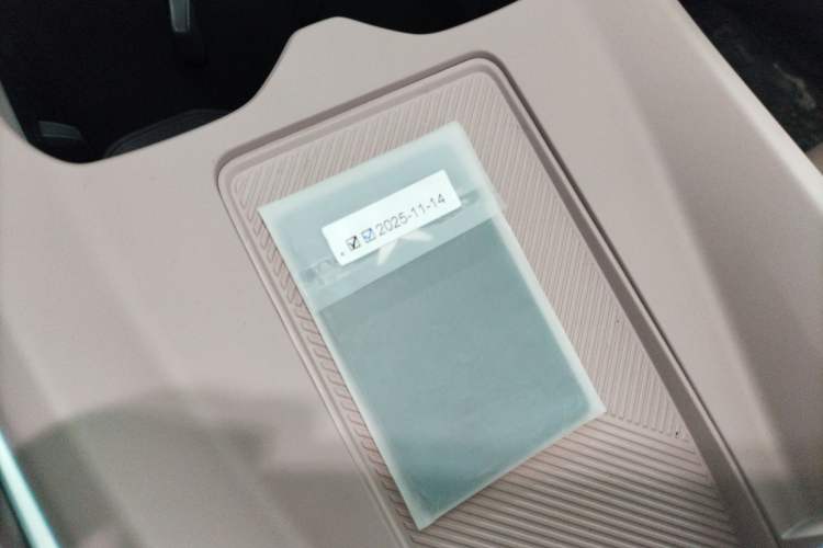 Used XPeng MONA M03 2025 600 with Ultra-Long Range Max Vehicle Key