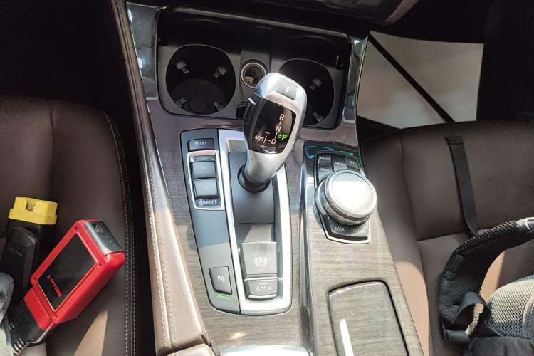 Used BMW 5 Series 2014 525Li Luxury Design Package
