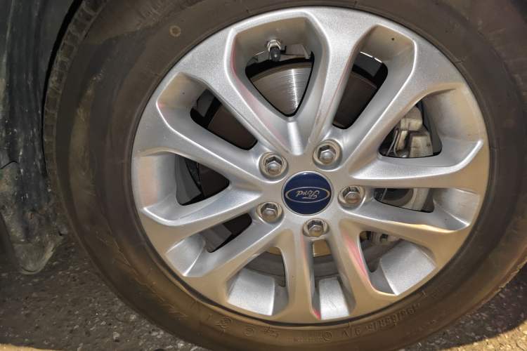 Used Ford Focus 2013 Sedan Classic 1.8L Automatic Base Model