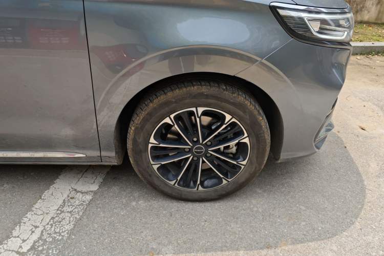 Used Roewe iMAX8 2022 400TGI Celebration Edition
