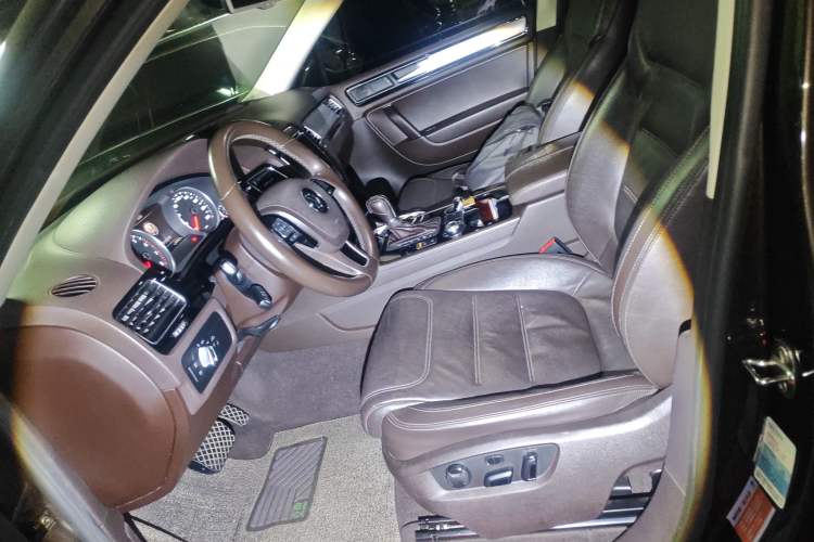 Used Volkswagen Touareg 2016 3.0 TSI Ignis Edition Left Front Seat