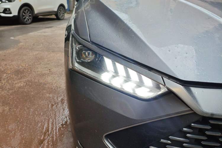 Used BYD Qin PLUS 2021 DM-i 55KM Flagship Model Right Front Headlight