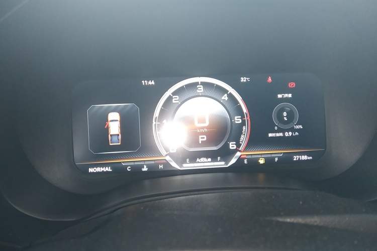 Used Isuzu D-MAX 2023 2.5T Automatic 4x4 Diesel Flagship Long Wheelbase Model
