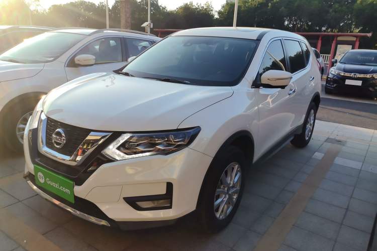 Used Nissan X-Trail 2022 2.0L Two-Wheel Drive Smart Connect Premium Edition