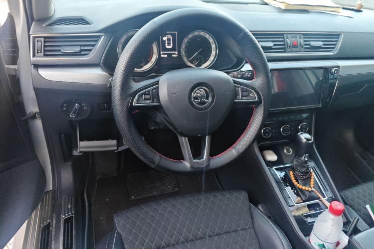 Used Skoda Superb 2018 TSI330 DSG Comfort Edition China V Standard Steering Wheel