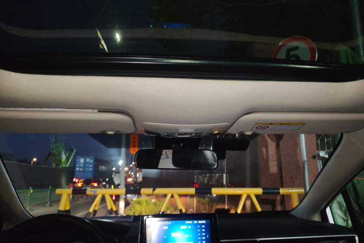 Used Toyota Corolla 2021 Dual-Motor 1.8L E-CVT Elite Edition Headliner