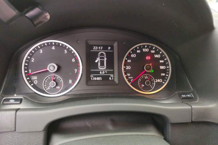 Used Volkswagen Tiguan 2010 1.8 TSI Automatic Two-Wheel Drive Trend Edition Instrument Cluster