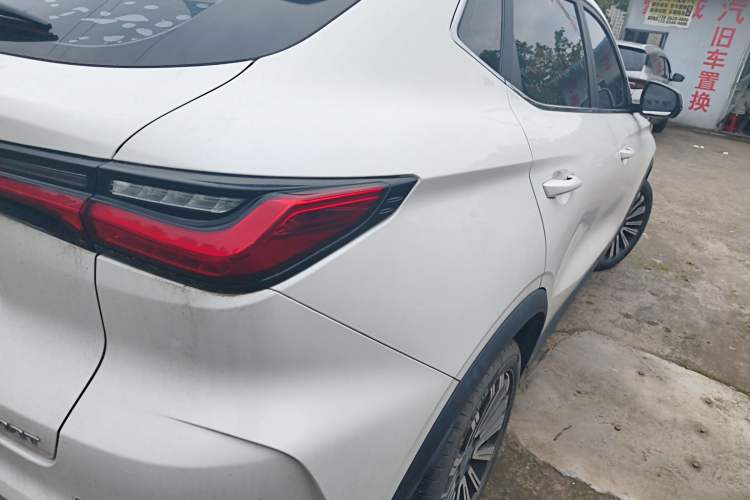 Used CHANGAN OSHAN X5 2021 1.5T DCT Prestige Edition Right Rear Taillight