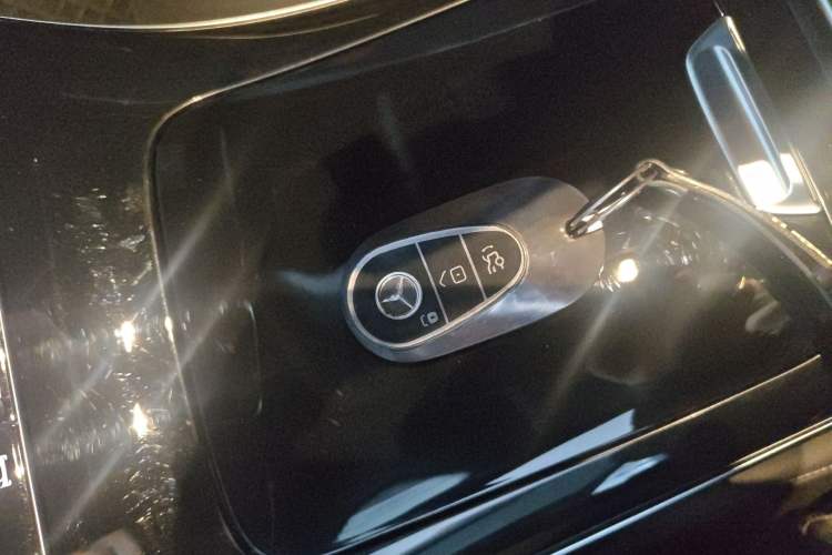 Used Mercedes-Benz C-Class 2023 Restyled C 260 L Sport Edition Vehicle Key