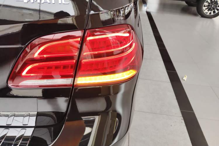 Used Mercedes-Benz GLE 2016 GLE 320 4MATIC Dynamic Edition Right Rear Taillight