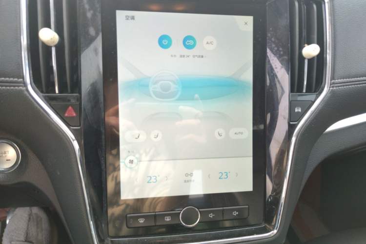 Used Roewe RX5 2018 20T Two-Wheel Drive Automatic Internet Smart Edition
