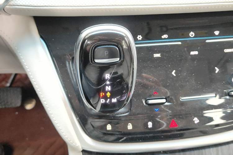 Used Buick GL8 2020 ES Land Cruiser 653T Comfort Edition