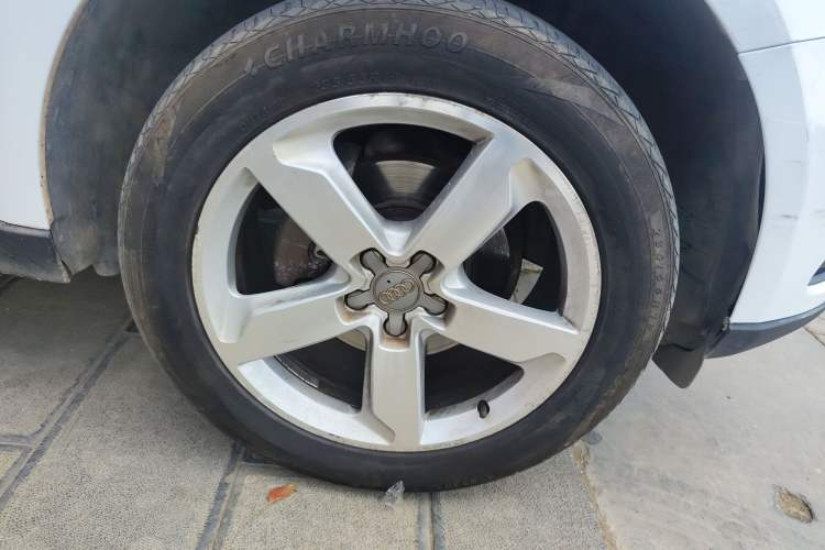 Used Audi Q5 2016 40 TFSI Technology Edition Right Front Wheel Hub