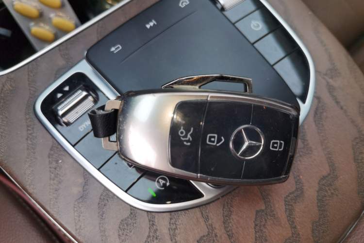 Used Mercedes-Benz E-Class 2019 E 260 L Vehicle Key