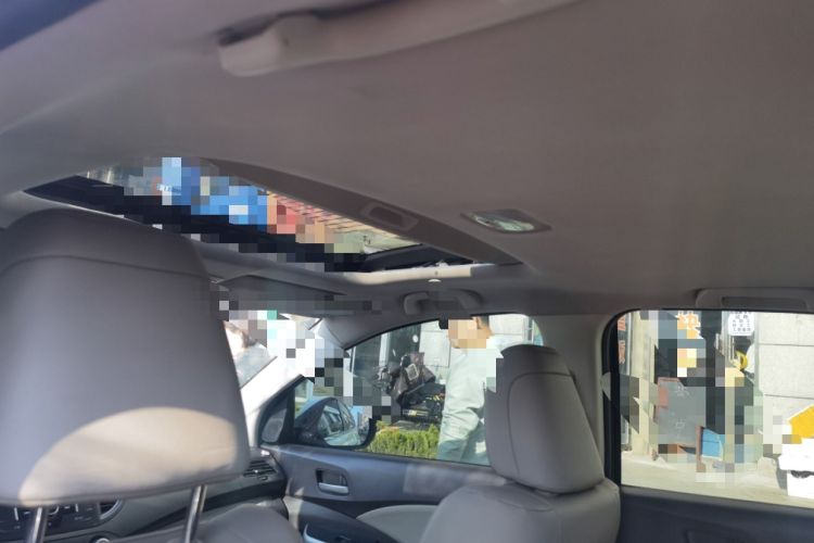 Used Honda CR-V 2012 2.4L four-wheel drive luxury version Headliner