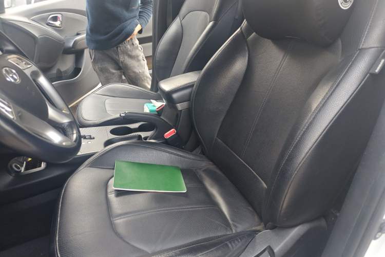 Used Hyundai ix35 2013 2.0L Automatic Two-Wheel Drive Smart GLS China V Standard