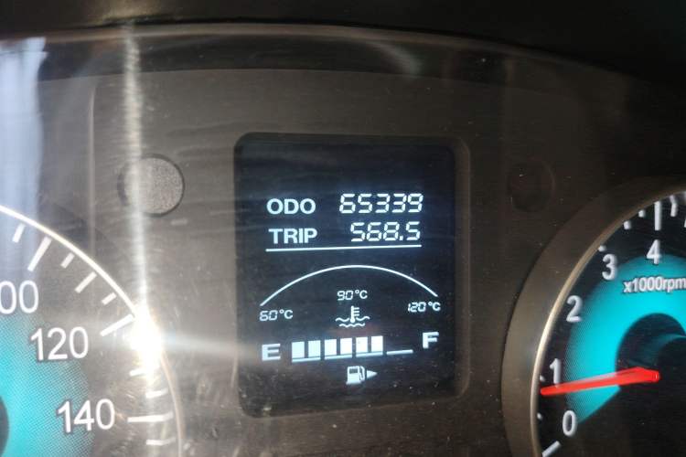 Used Jinbei New Hiace X30L CNG 2023 100L CNG Wealth Edition Bus 6/7-Seater Central Air-Conditioned Model SWCC15M Odometer Close Up