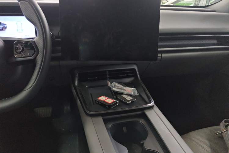 Used Lynk & Co 07 2024 EM-P 126 Long-Range Halo Audio And AC Panel