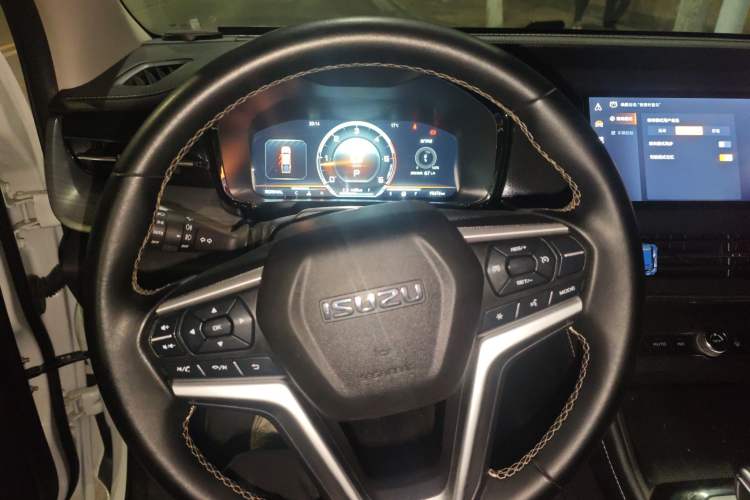 Used Isuzu D-MAX 2023 1.9T Automatic All-Wheel Drive V-CROSS Comfort Edition
