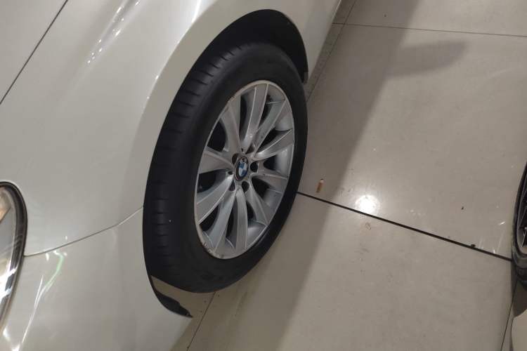 Used BMW 5 Series GT 2015 528i Leading Model Exterior 7